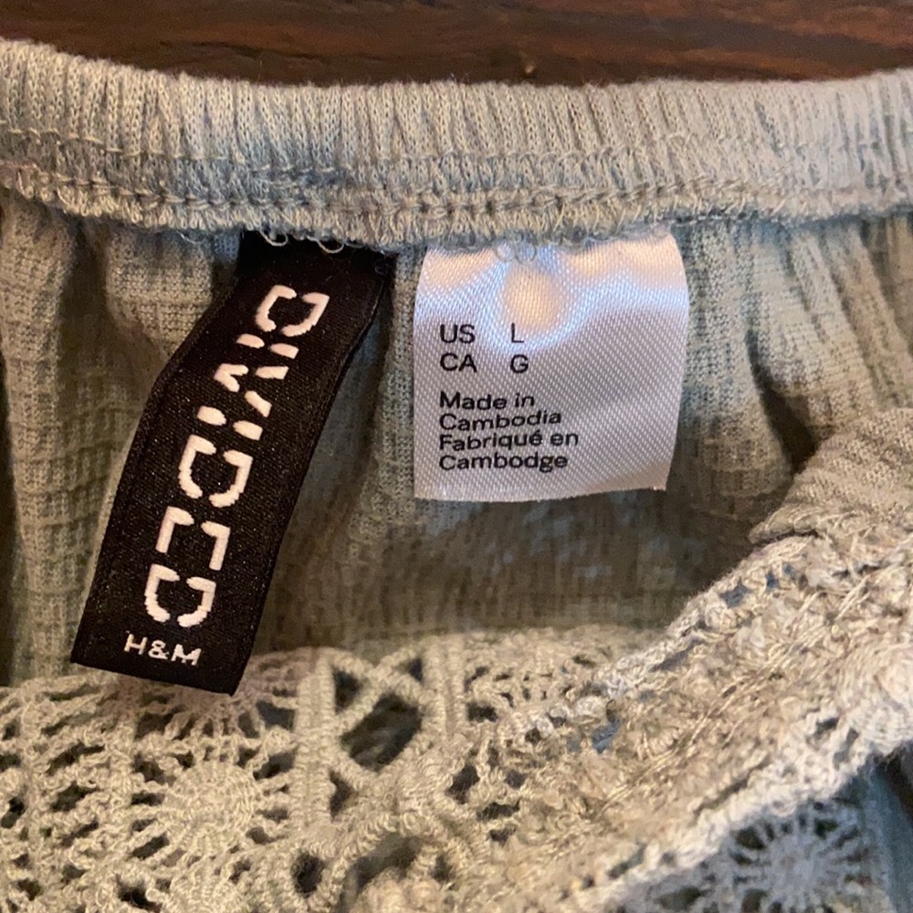 H&M blouse - Picture 2 of 2